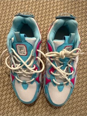 FILA Women’s Ray Tracer Apex Chunky Sneakers White Pink Blue Size 9